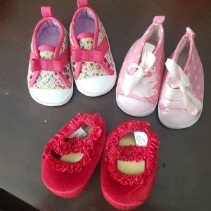 3 Pairs of infant girls shoes size NewBorn